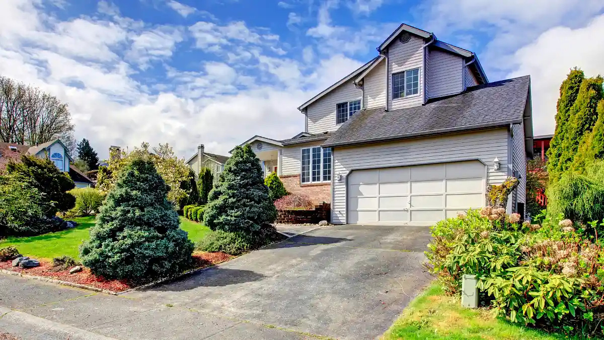 How to Boost Curb Appeal Before Selling (The Weekend Checklist That Adds Value)