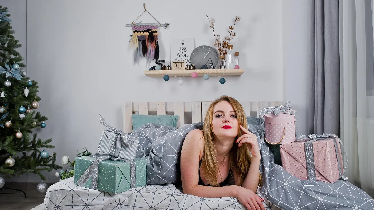 How to Decorate a Masculine Bedroom That Feels Sharp, Not Cold