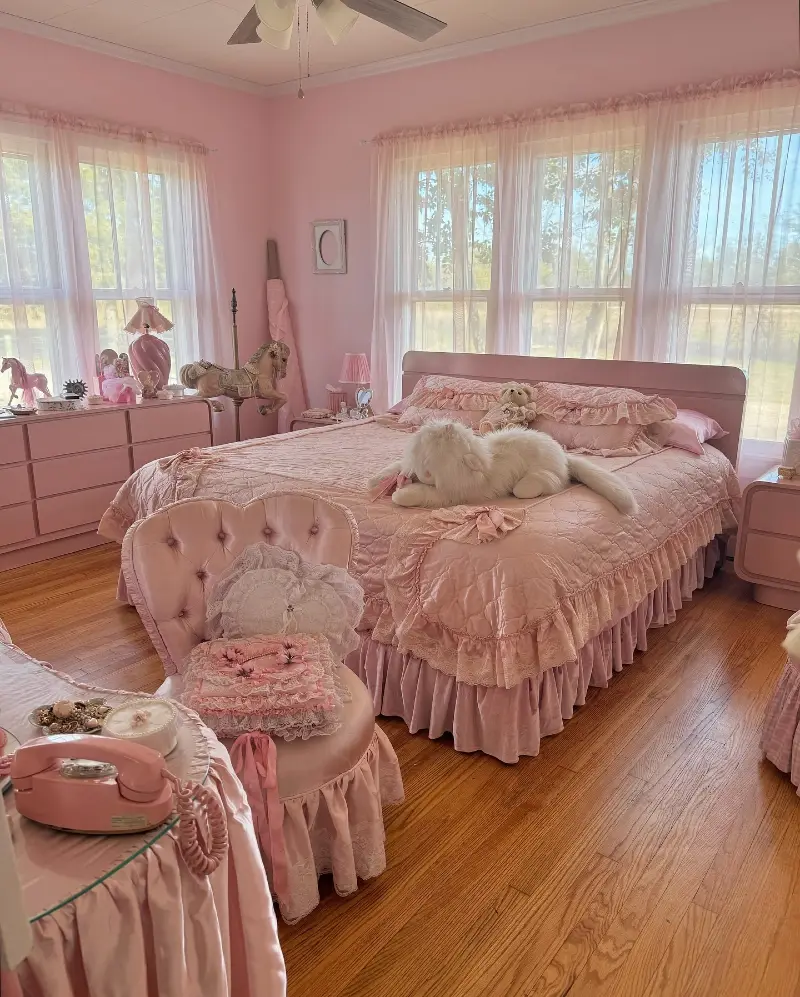 Ruffled Rose Bedding with Vintage Carousel Accent