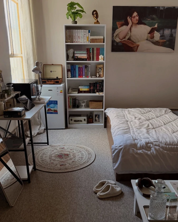 White Bookcase Study Corner with Reading Portrait
