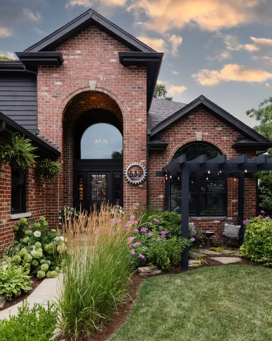 Build A Dark Pergola For Instant Architecture