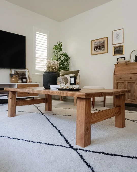 Classic Farmhouse Pine Wood Tabl