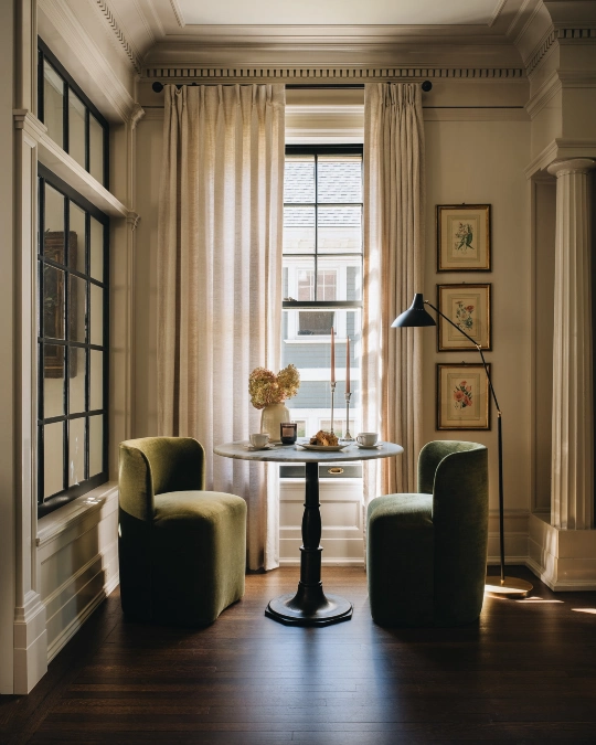 Classic Proportions For Narrow Nooks