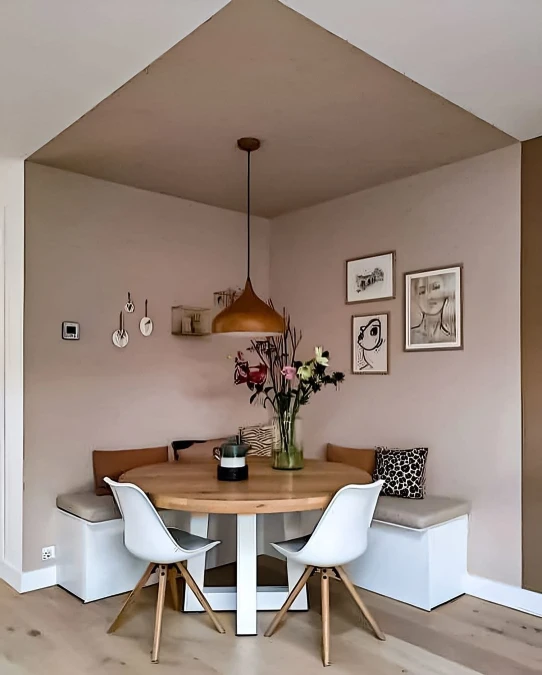 Color Blocking For Zoned Entertaining