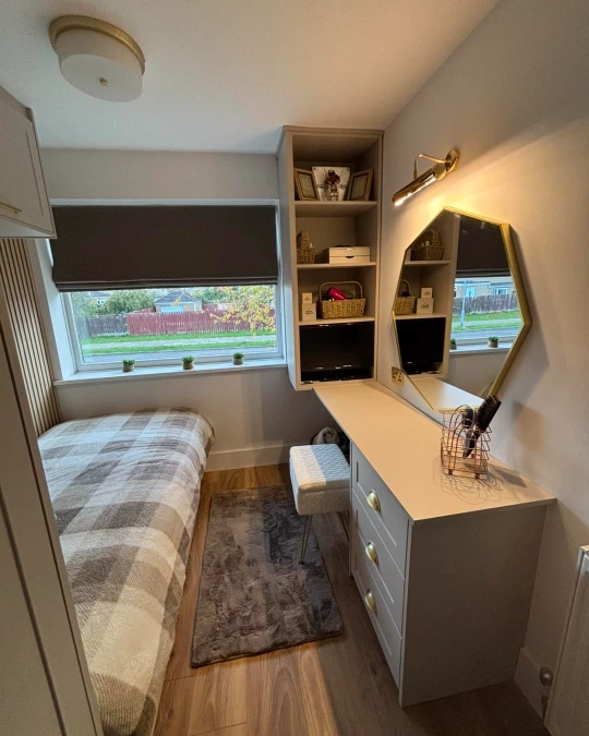Custom Built Ins for Narrow Room Layouts