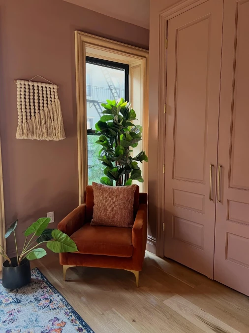 Dusty Rose Bedroom Corner With Rust Velvet Seating