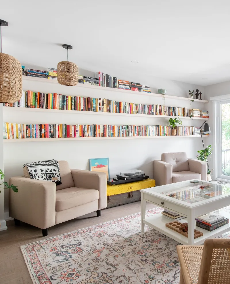 Expansive Horizontal Floating Shelves for Library Storage