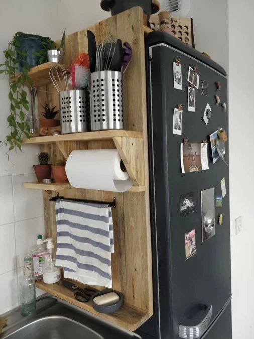 Glass Front Cabinet Doors Show Off Neat Kitchen Storage