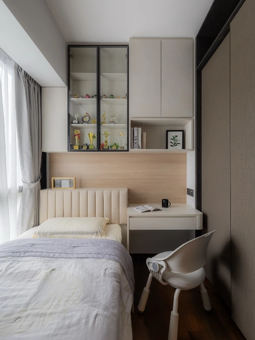 Integrated Workspace And Display Cabinets