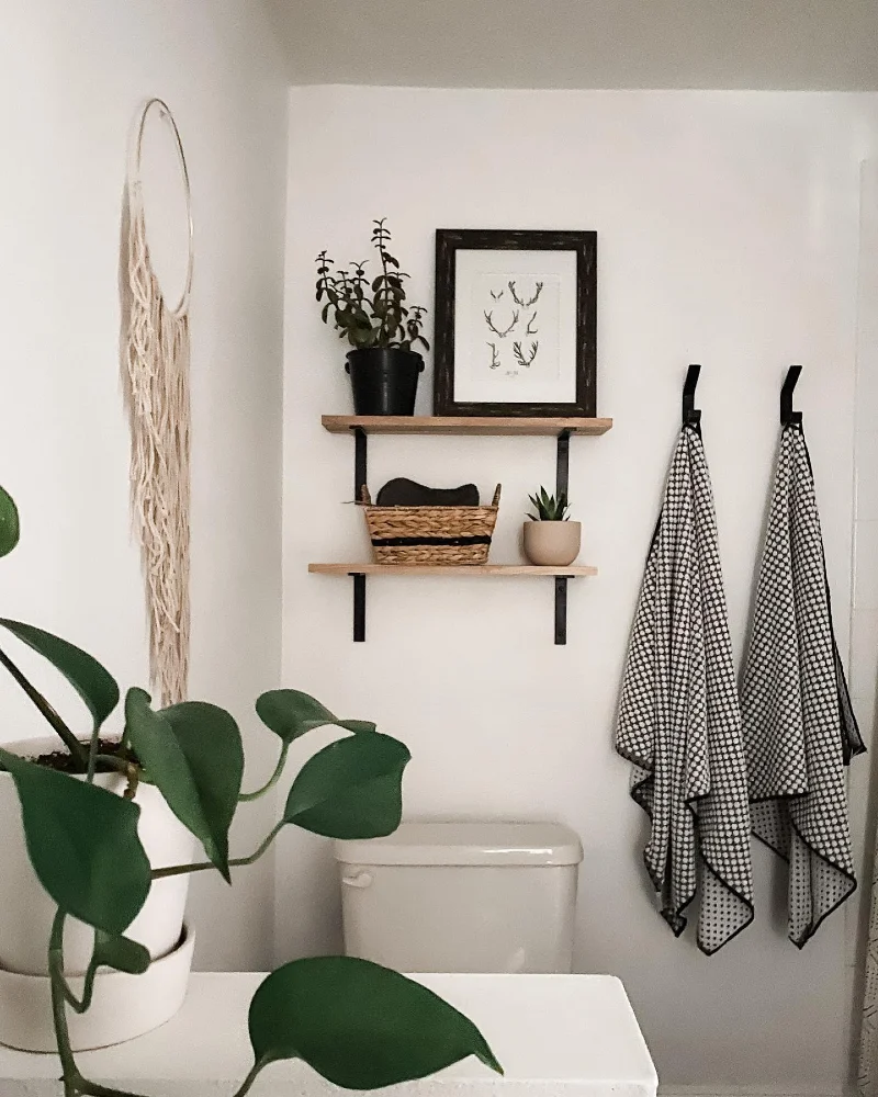 Minimalist Iron Brackets with Stacked Wooden Shelves