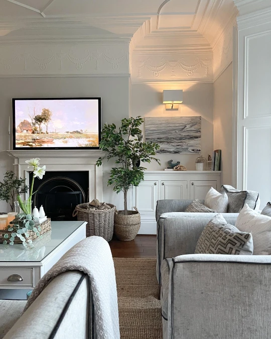 Subtle Built Ins With Art Lighting