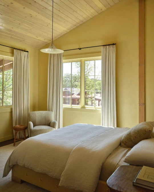 Minimalist Cozy Bedroom Retreat