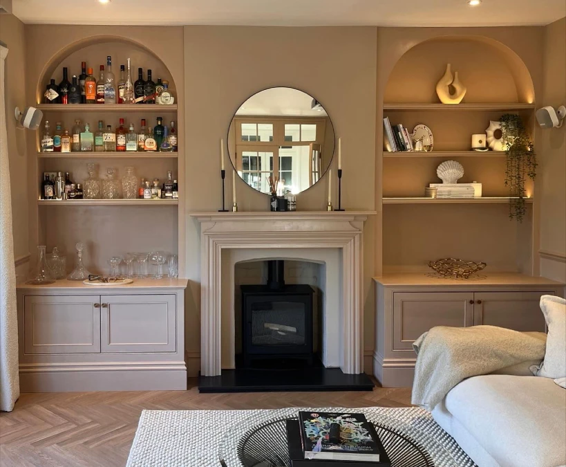 Symmetrical Arched Alcoves With Integrated Bar