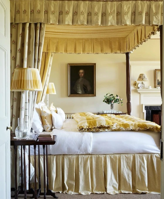 Traditional Canopy Bed in Soft Yellow