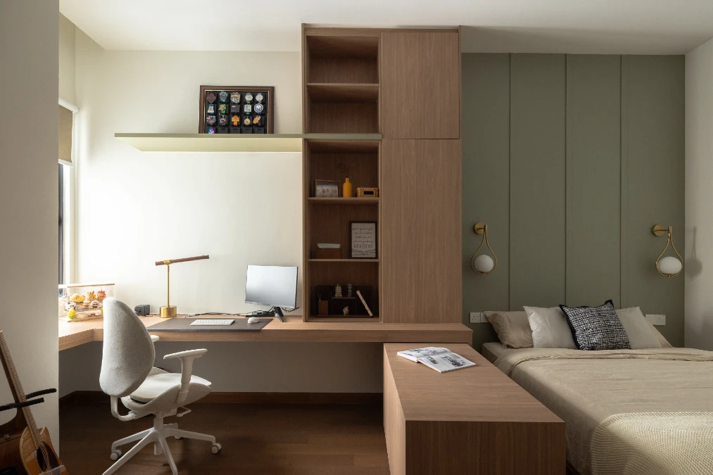 Continuous Wooden Millwork Bridges the Room