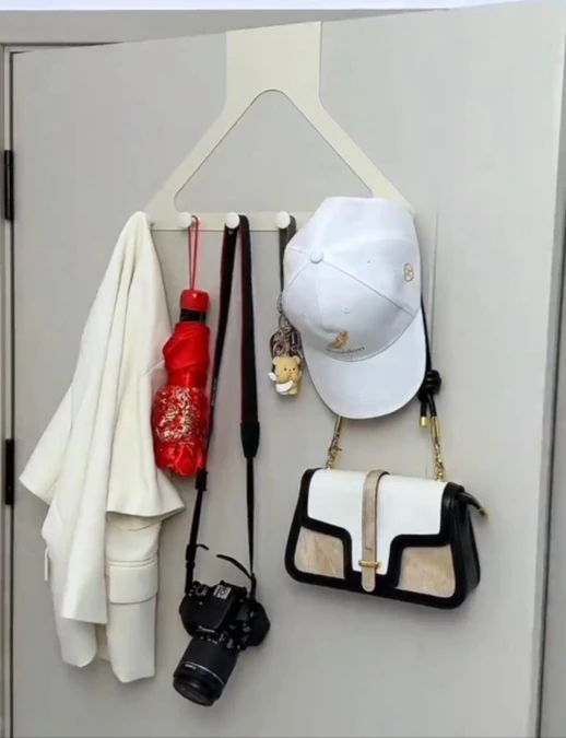 Oversized Hanger Hook Catches Daily Accessories