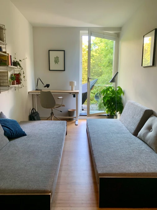 Symmetrical Seating in a Narrow Layout